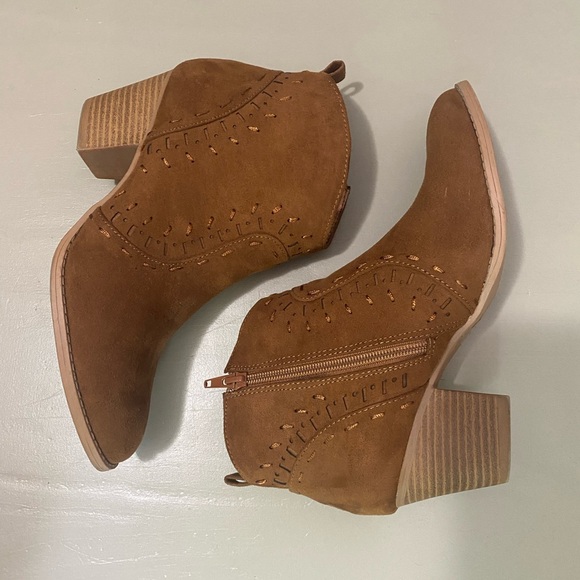 Women's Brown Ankle Boots - Picture 1 of 6